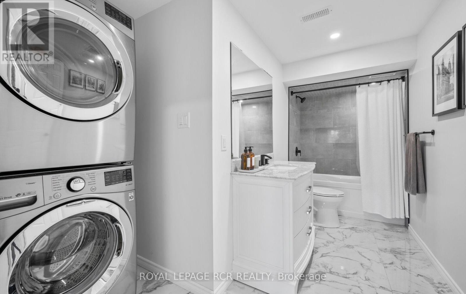 Photo 12 of 10 Peter Street, Amaranth ON