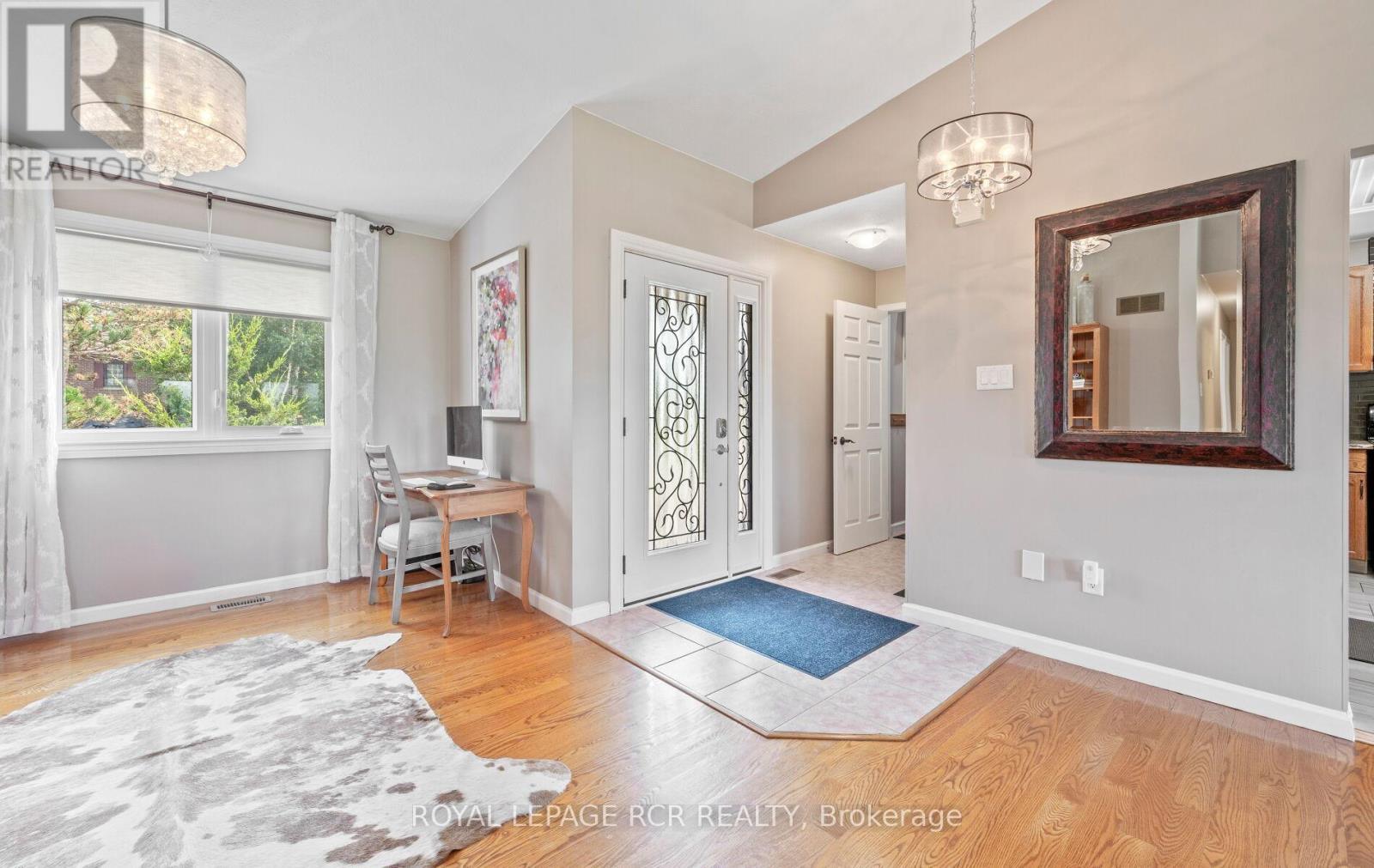 Photo 31 of 10 Peter Street, Amaranth ON