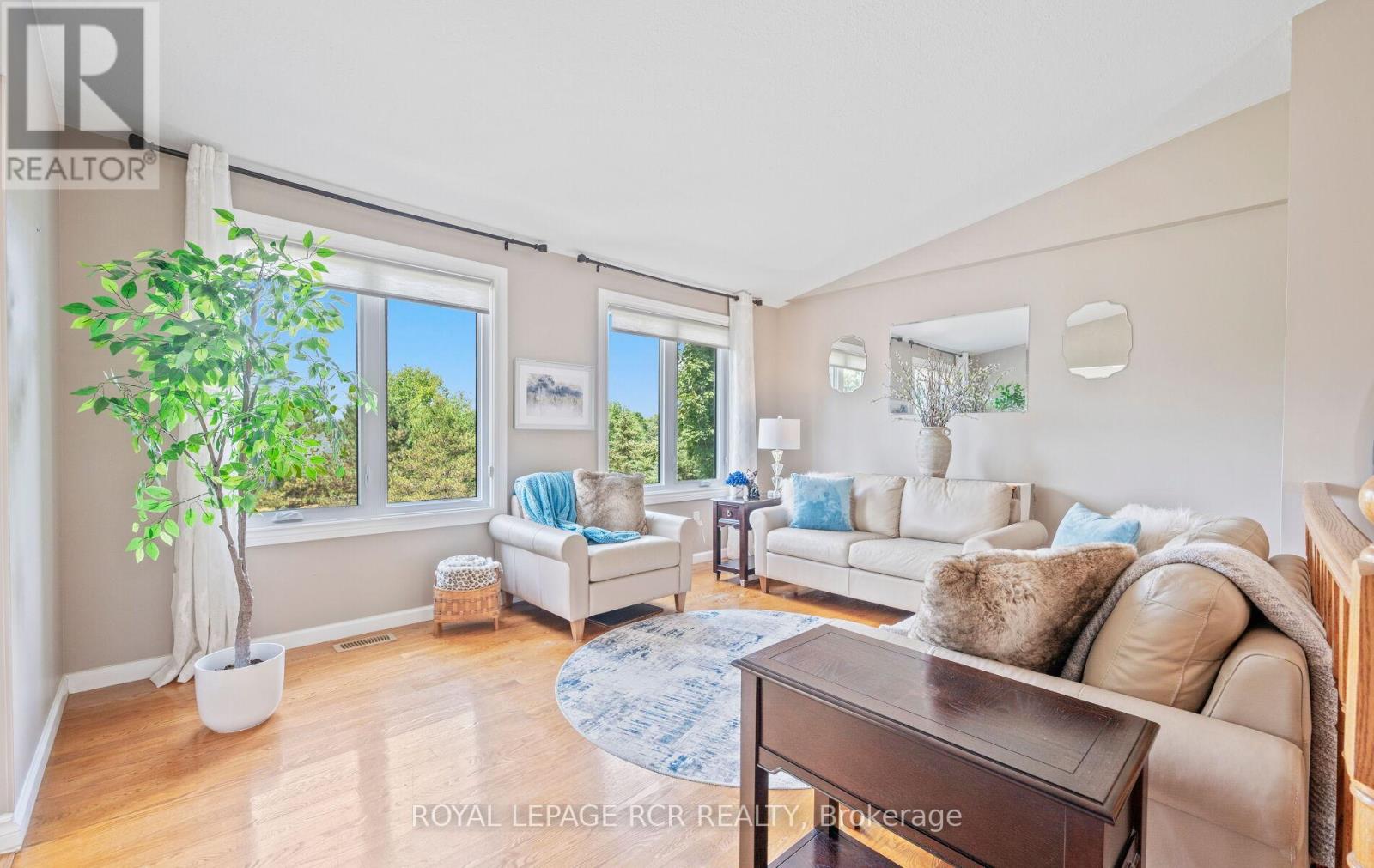 Photo 14 of 10 Peter Street, Amaranth ON