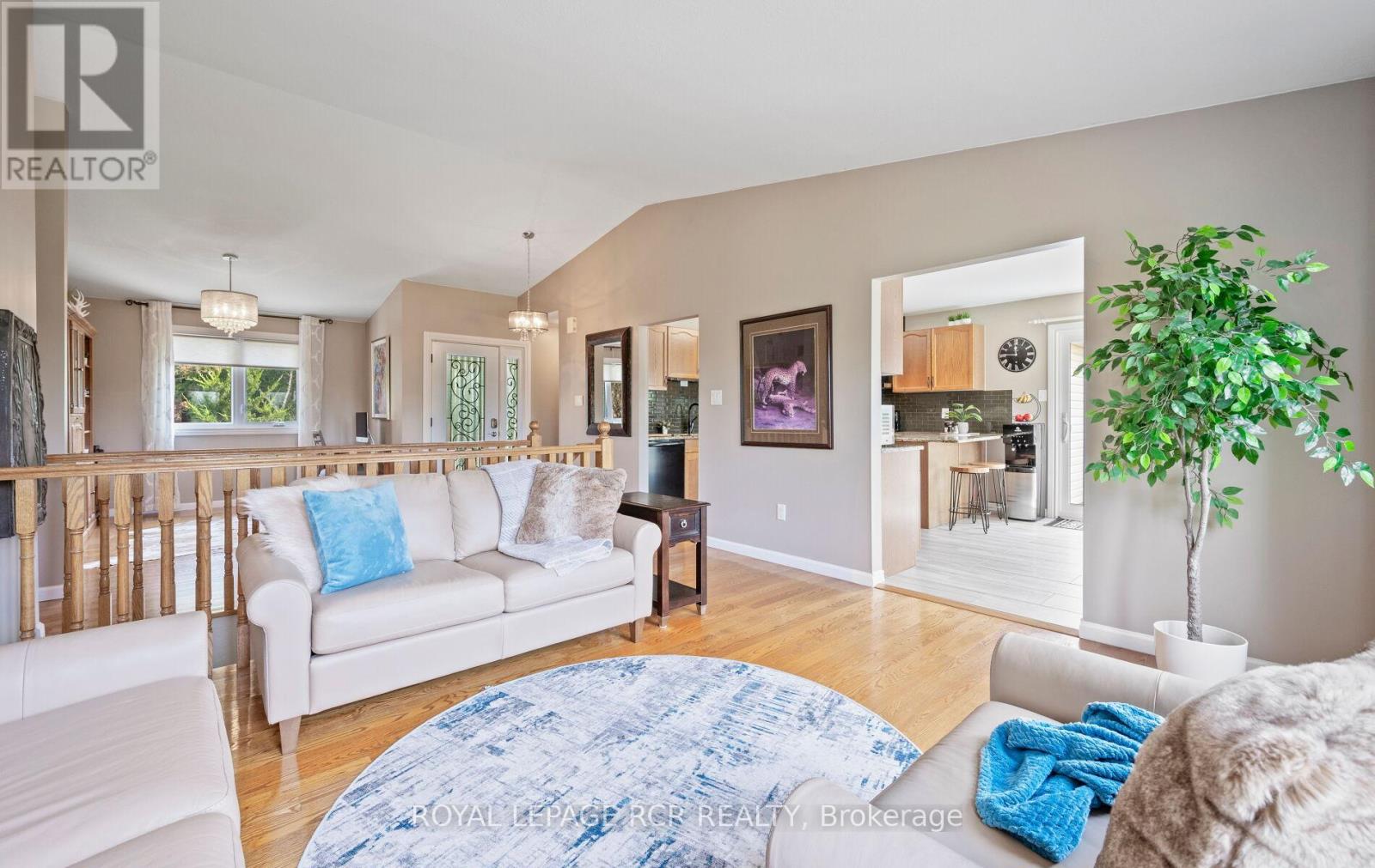 Photo 38 of 10 Peter Street, Amaranth ON