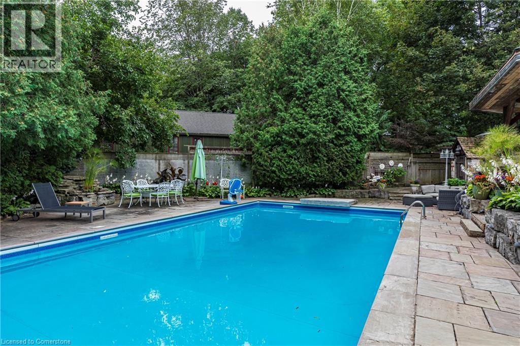 Photo 5 of 36 Cayley Street, Dundas ON