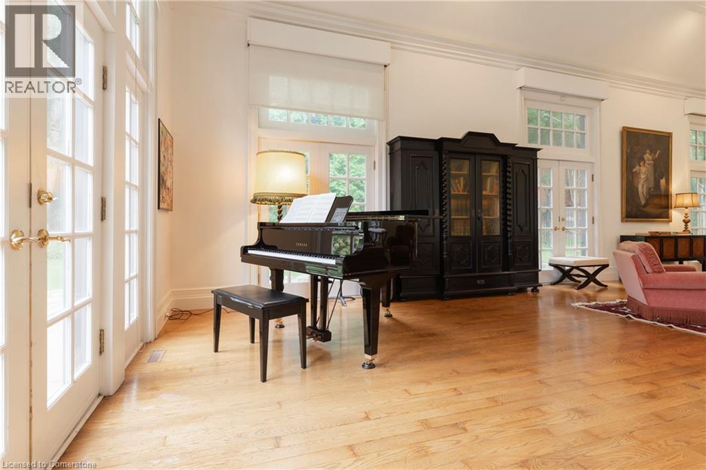 Photo 20 of 36 Cayley Street, Dundas ON