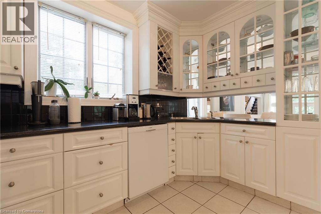 Photo 37 of 36 Cayley Street, Dundas ON