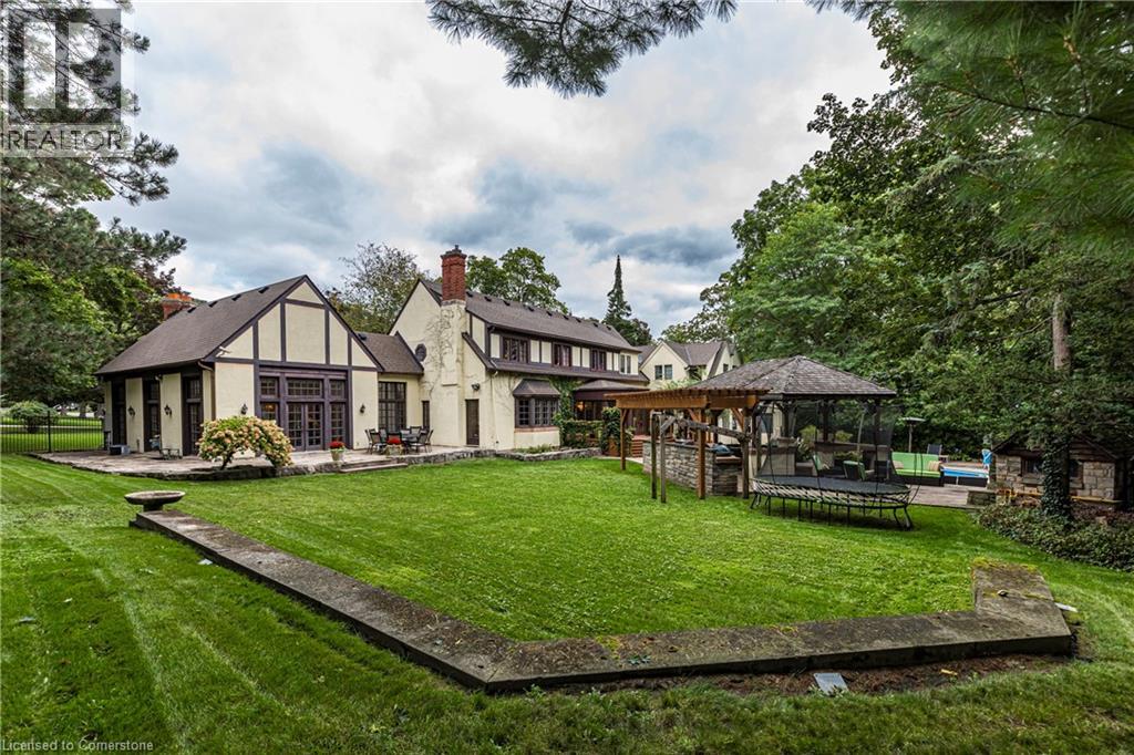 Photo 21 of 36 Cayley Street, Dundas ON