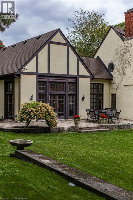 Photo 9 of 36 Cayley Street, Dundas ON
