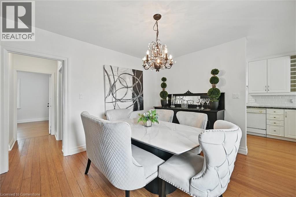 Photo 13 of 462 Woodland Avenue, Burlington ON