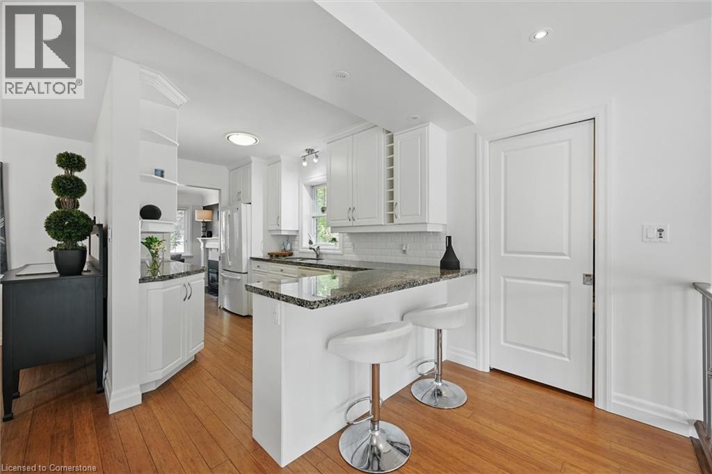 Photo 19 of 462 Woodland Avenue, Burlington ON