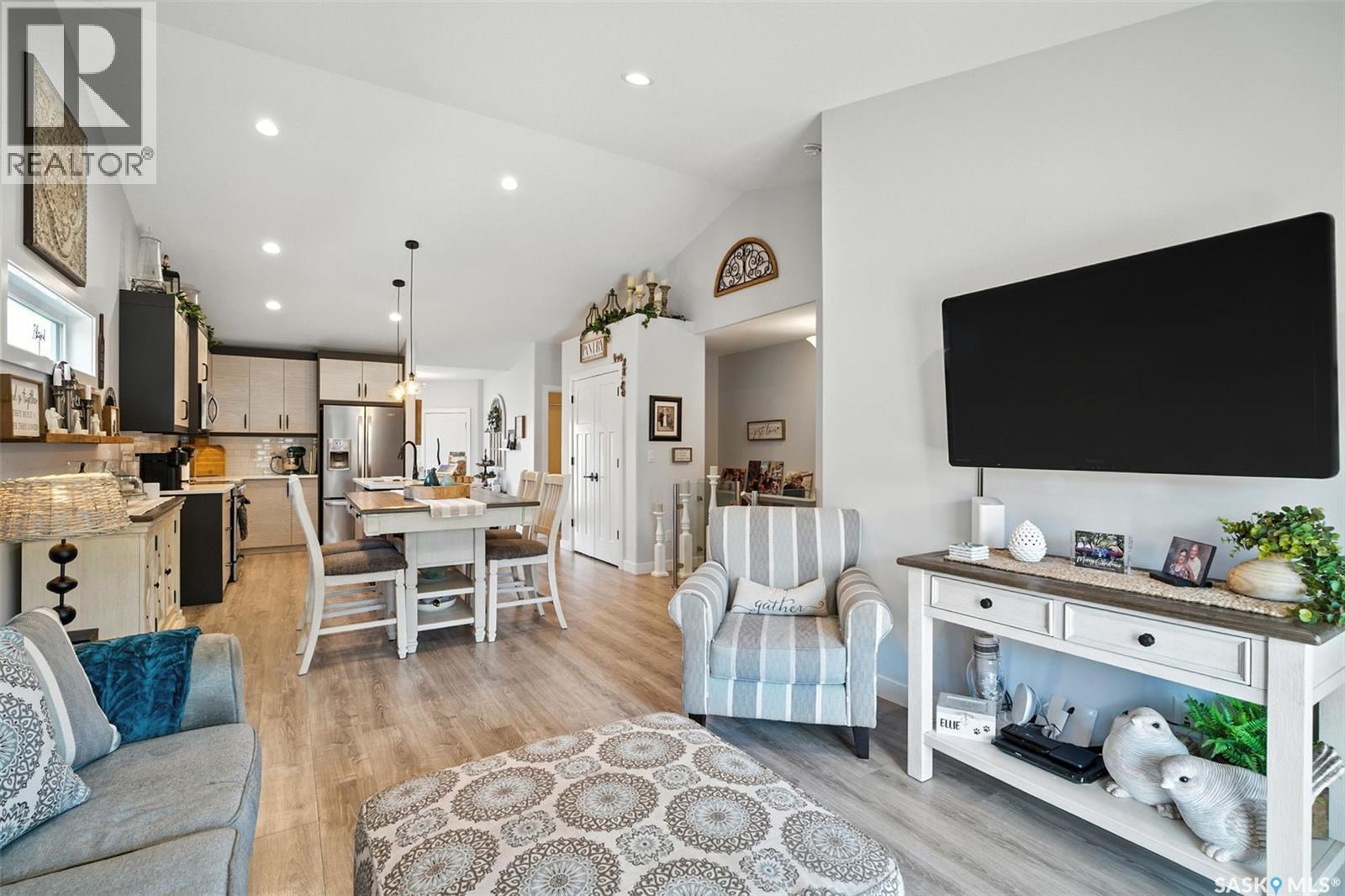 Photo 11 of 246 Hassard Close, Saskatoon SK