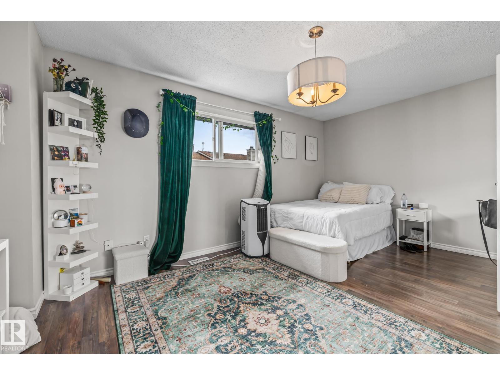 Photo 16 of 521 Dunluce Rd Nw, Edmonton AB
