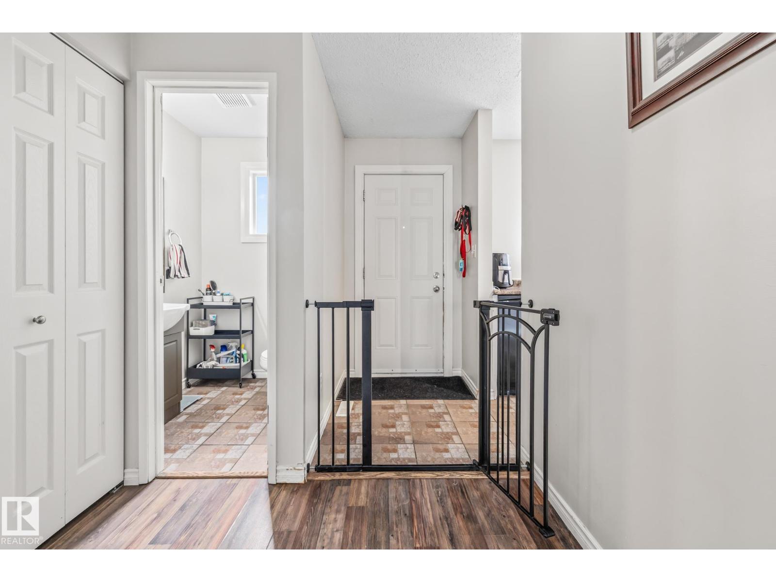 Photo 2 of 521 Dunluce Rd Nw, Edmonton AB