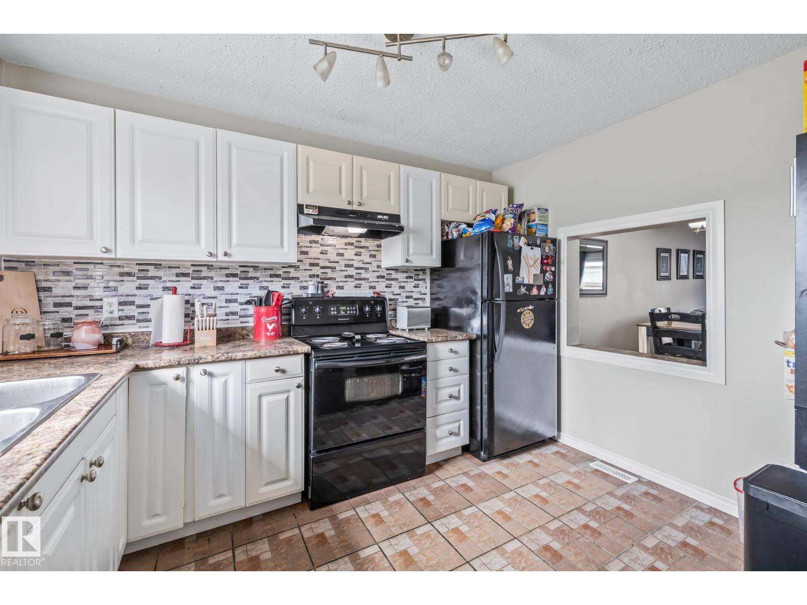 Photo 6 of 521 Dunluce Rd Nw, Edmonton AB