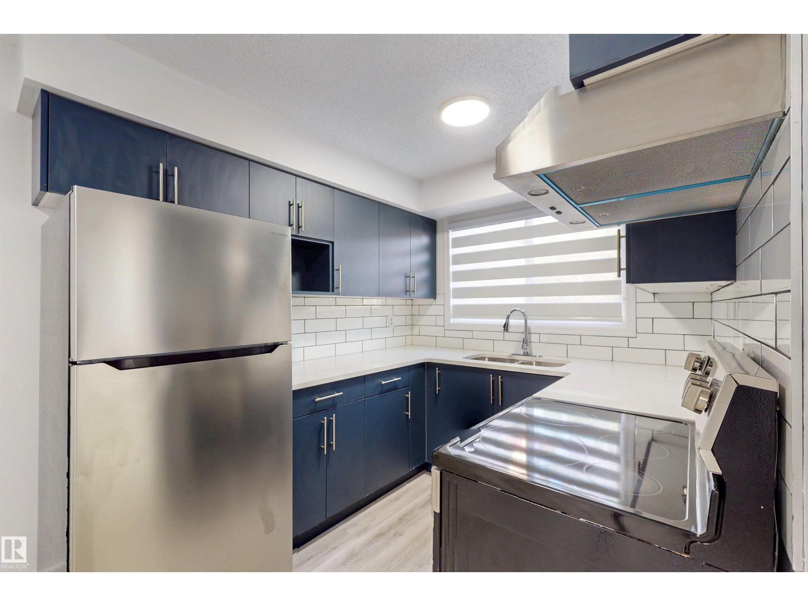 Photo 20 of 942 Lakewood Road Nw, Edmonton AB