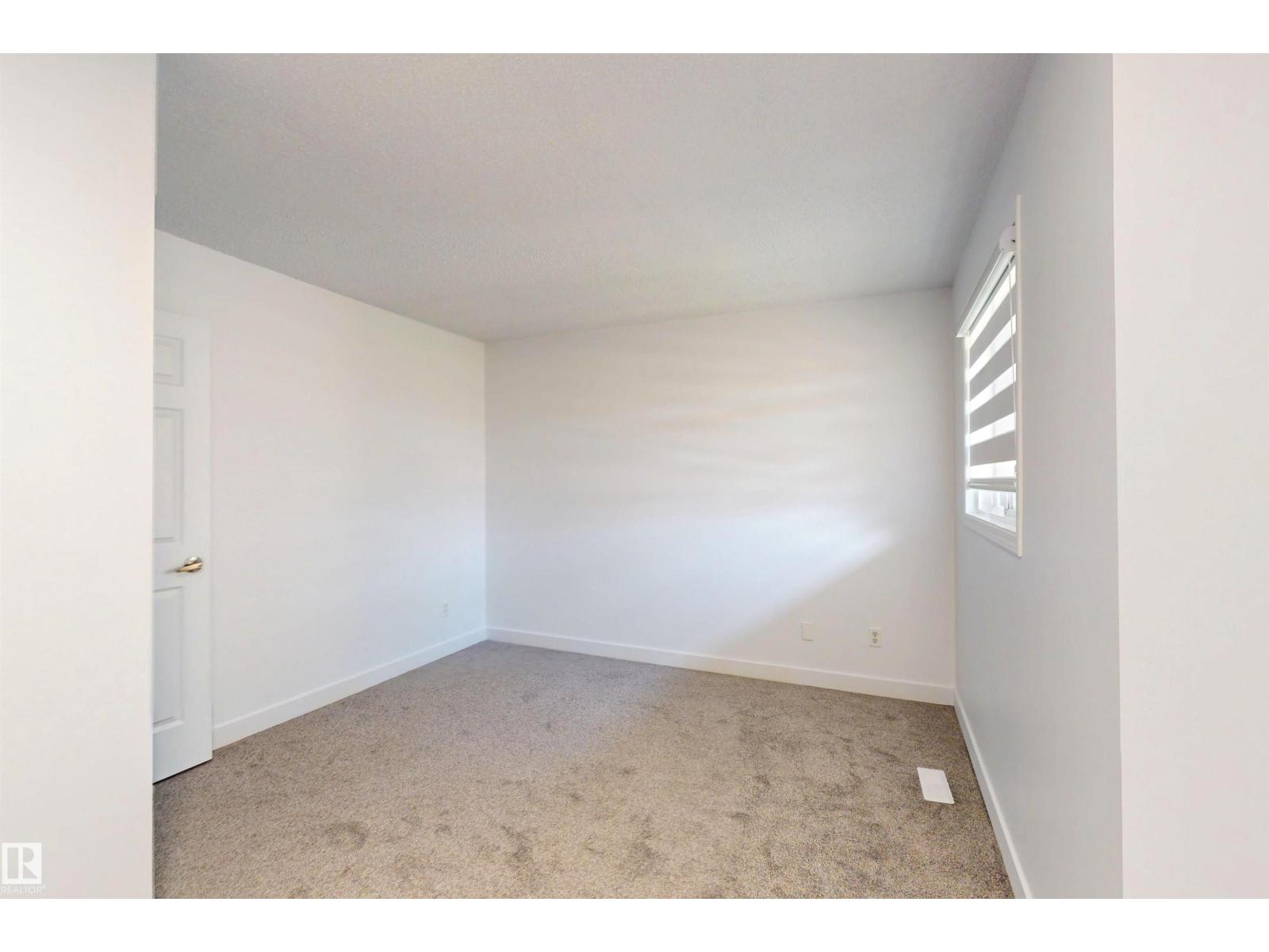 Photo 34 of 942 Lakewood Road Nw, Edmonton AB