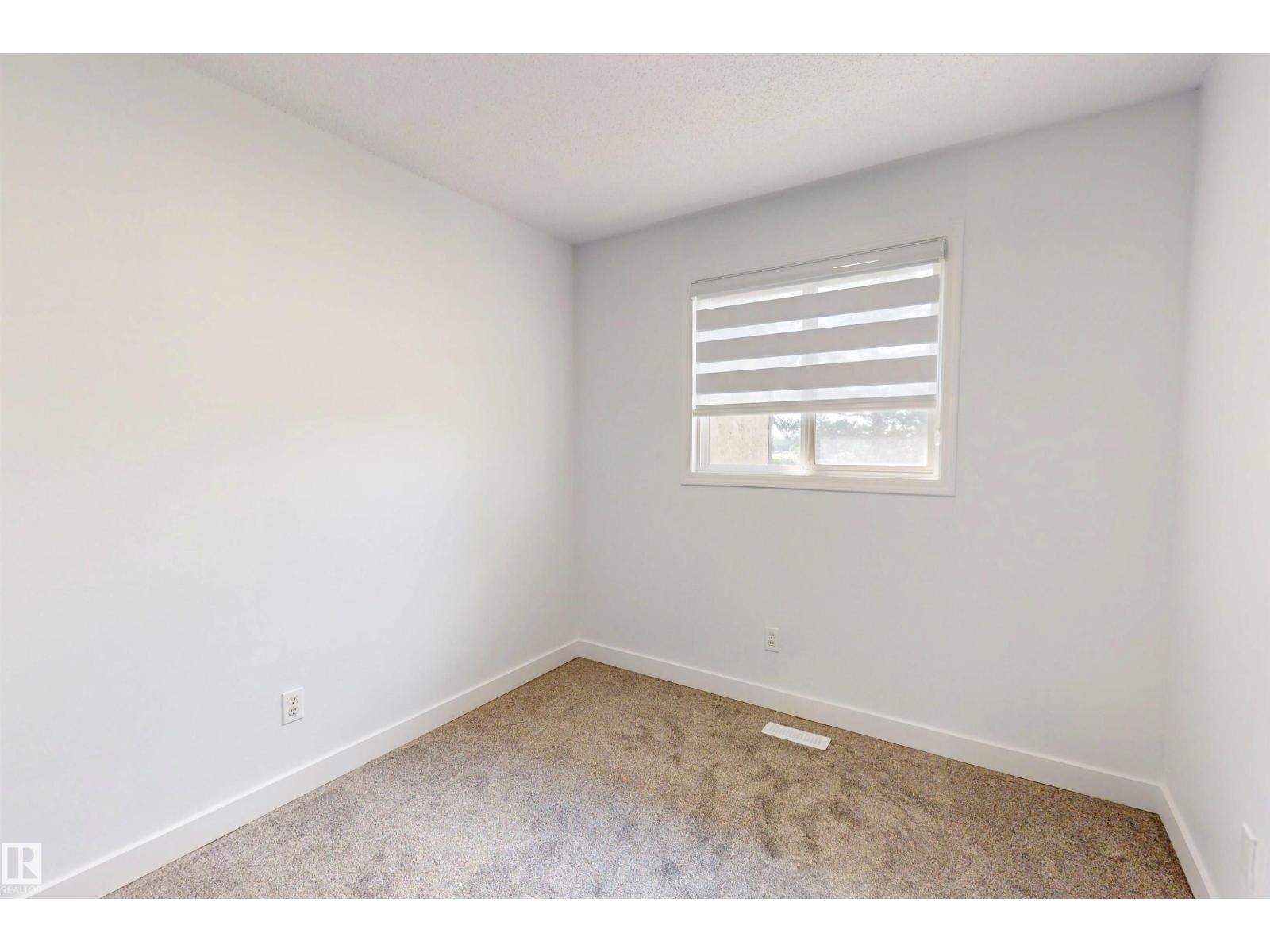 Photo 25 of 942 Lakewood Road Nw, Edmonton AB