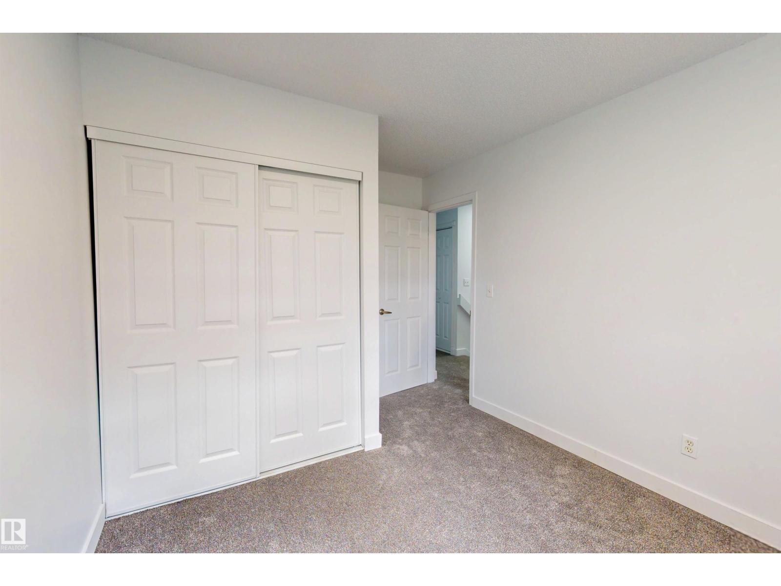 Photo 17 of 942 Lakewood Road Nw, Edmonton AB