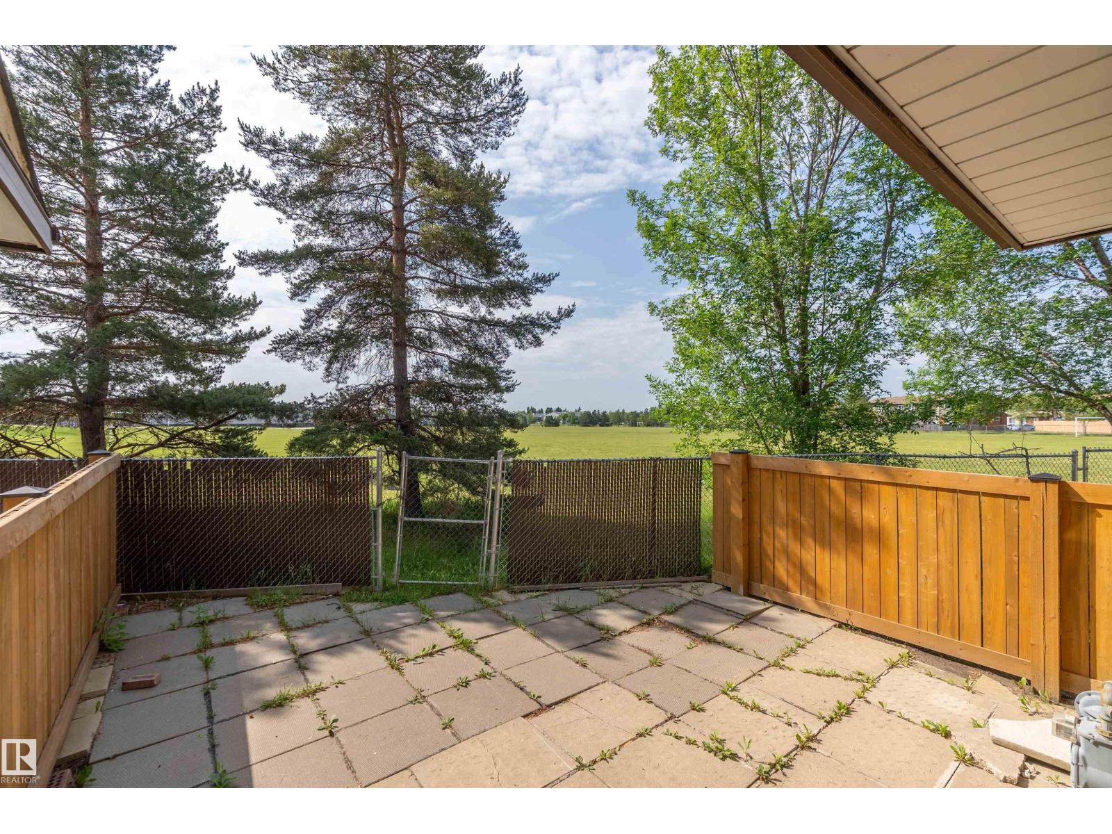 Photo 33 of 942 Lakewood Road Nw, Edmonton AB