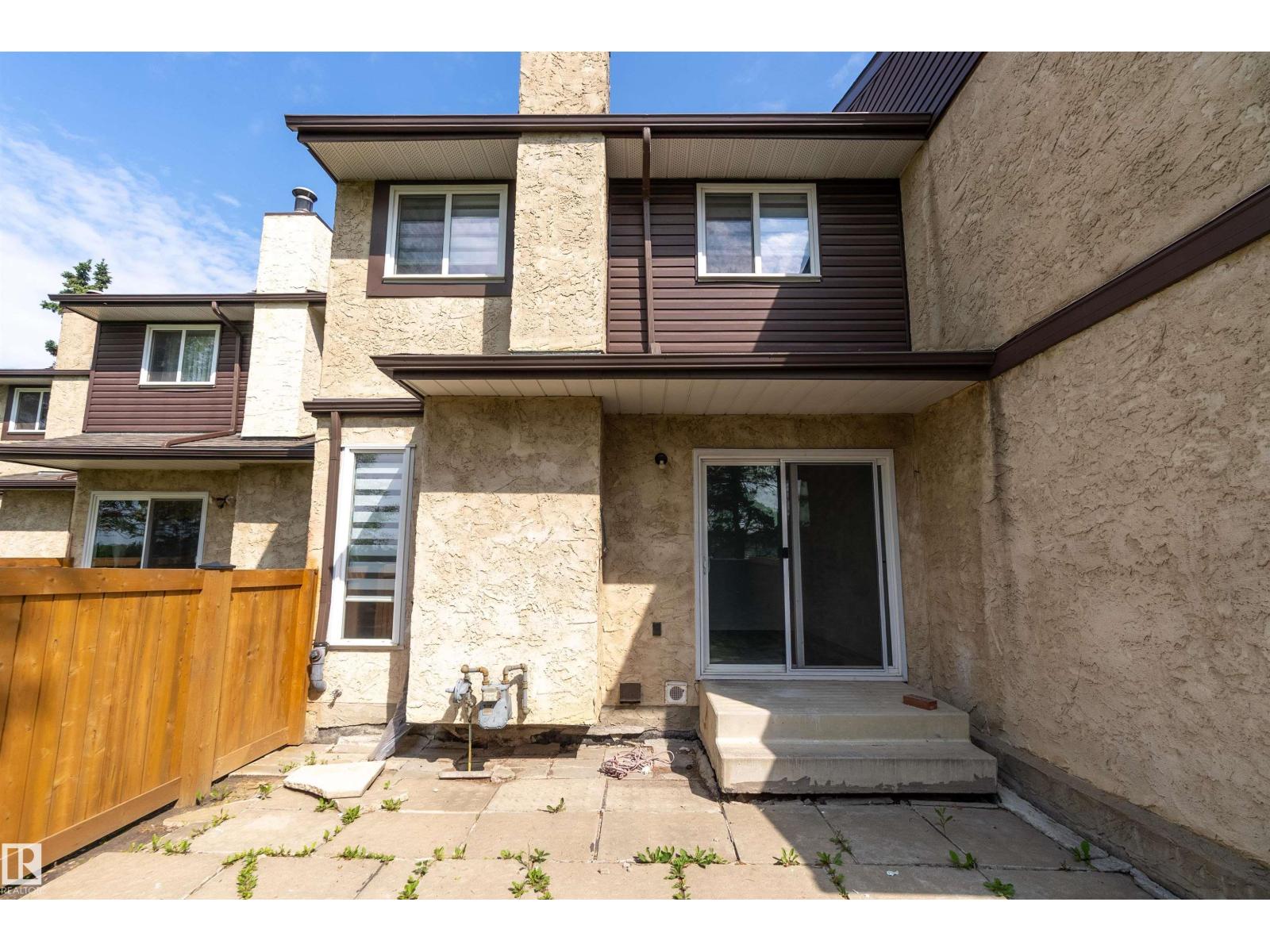 Photo 14 of 942 Lakewood Road Nw, Edmonton AB