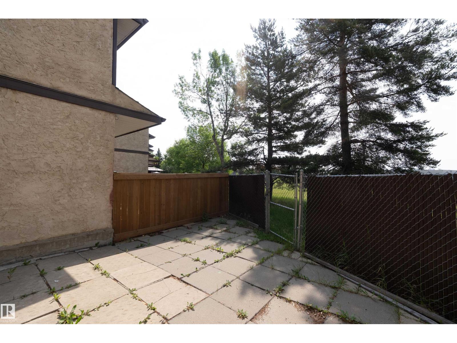 Photo 32 of 942 Lakewood Road Nw, Edmonton AB