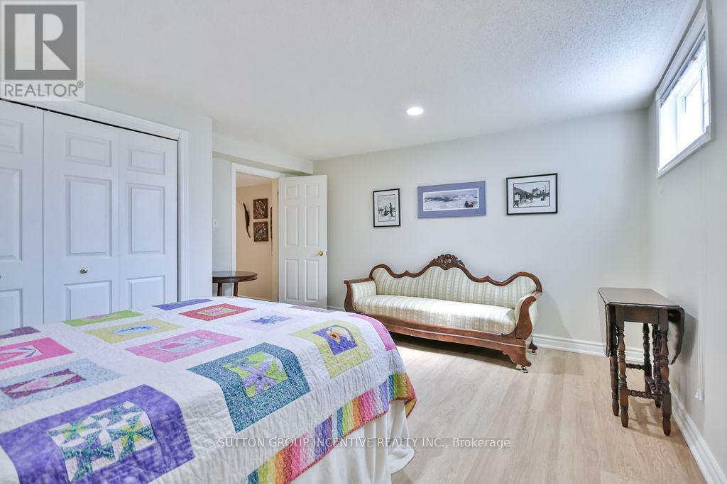 Photo 50 of 33 Alpine Way, Oromedonte ON
