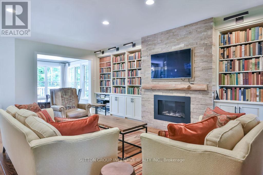 Photo 47 of 33 Alpine Way, Oromedonte ON