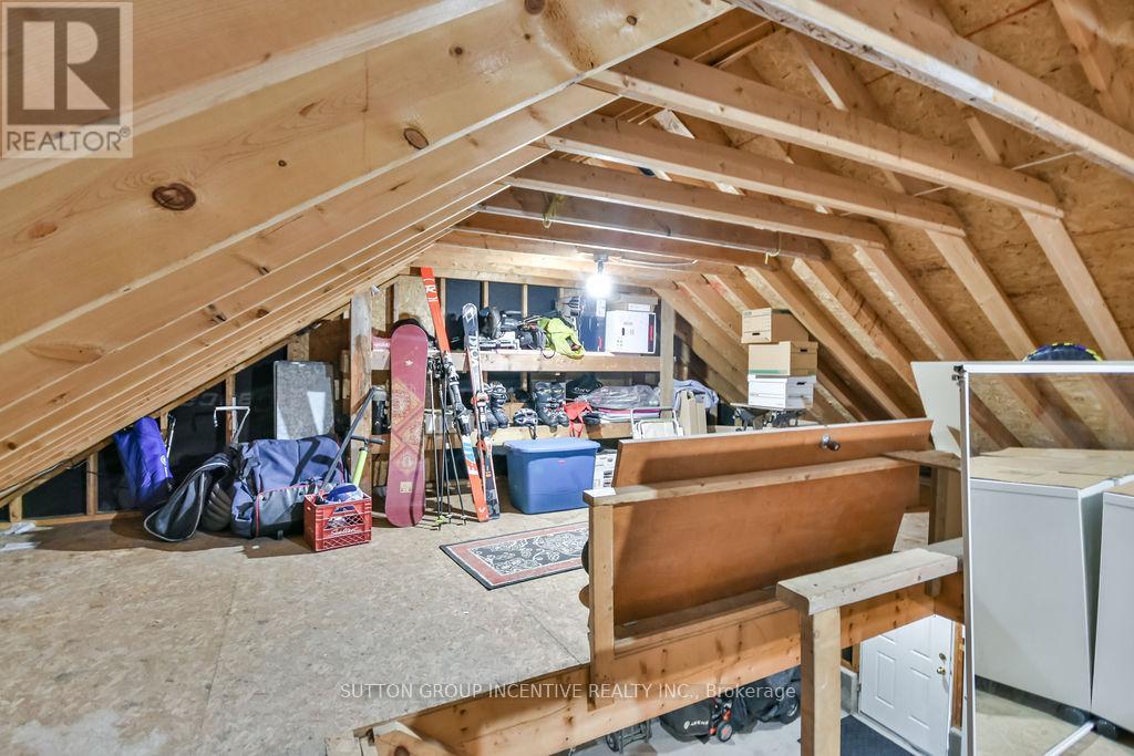 Photo 1 of 33 Alpine Way, Oromedonte ON