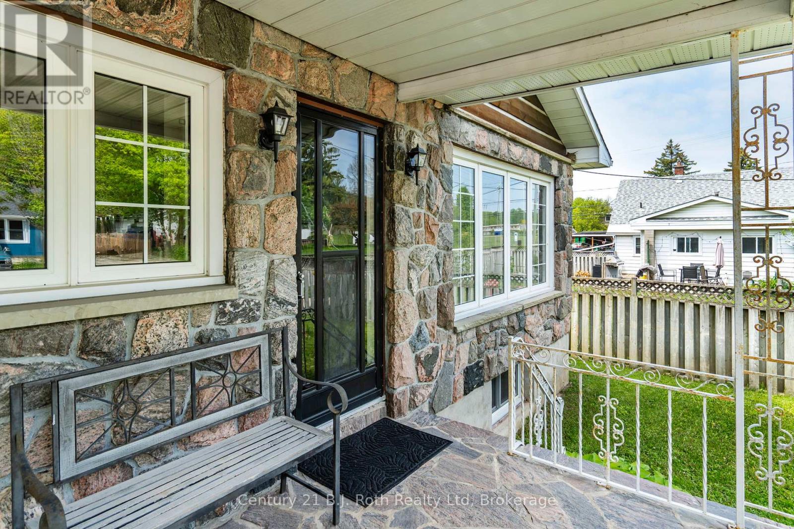 Photo 11 of 56 Fox Street, Penetanguishene ON
