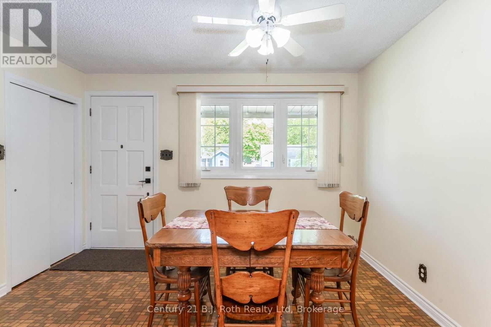 Photo 14 of 56 Fox Street, Penetanguishene ON