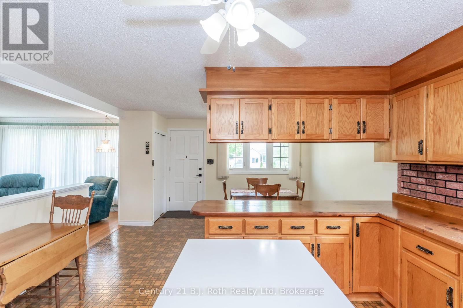 Photo 16 of 56 Fox Street, Penetanguishene ON