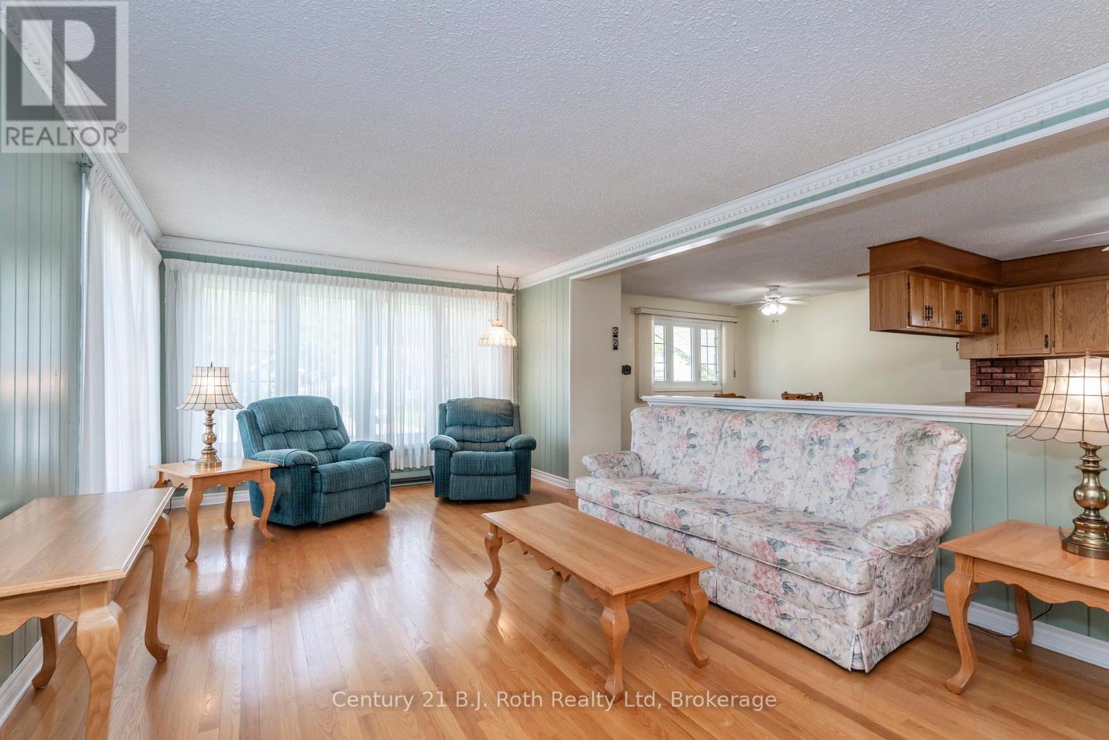 Photo 18 of 56 Fox Street, Penetanguishene ON