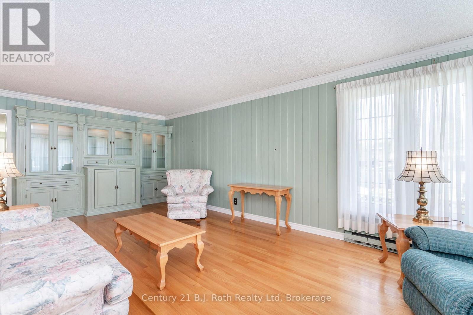 Photo 19 of 56 Fox Street, Penetanguishene ON
