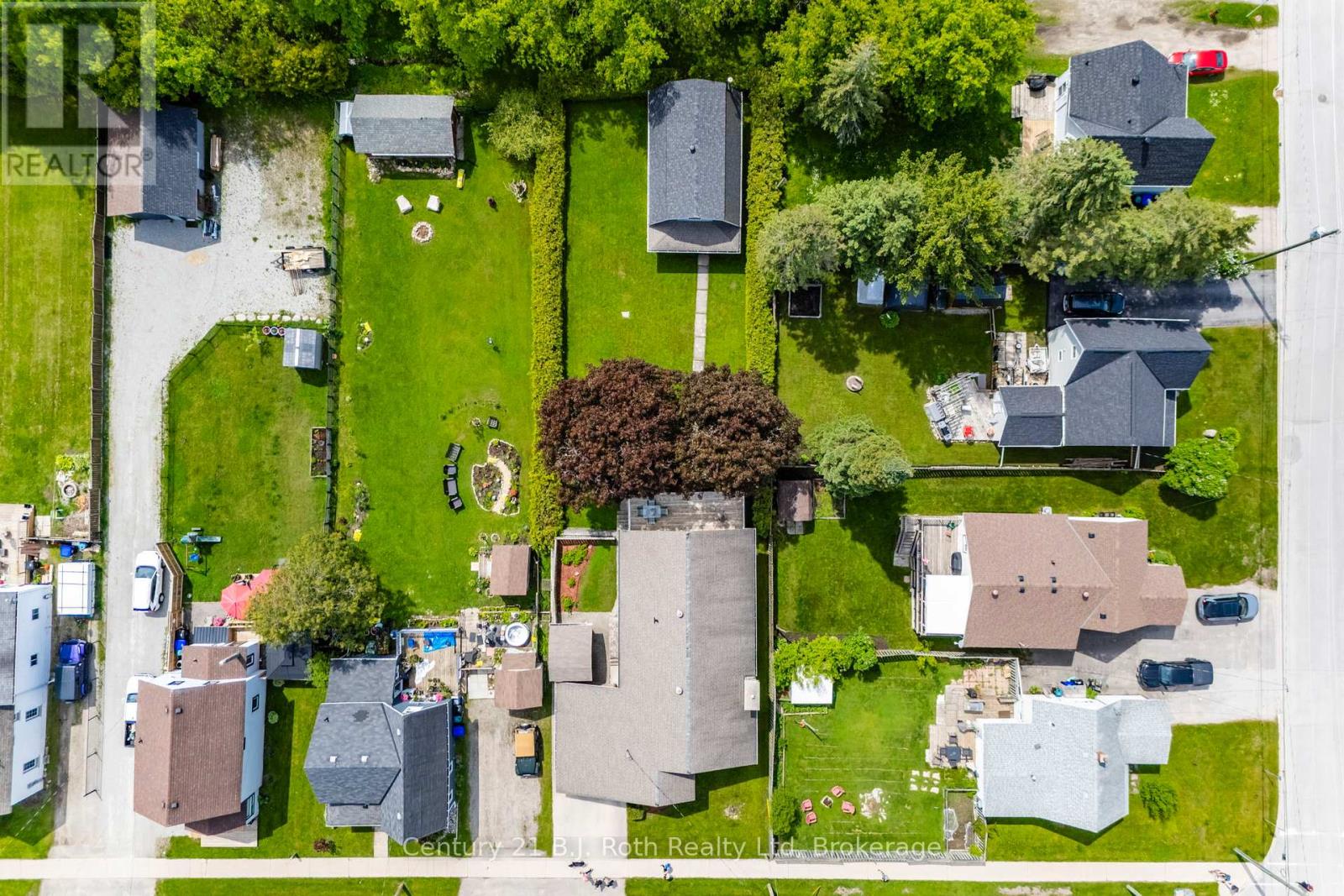 Photo 5 of 56 Fox Street, Penetanguishene ON