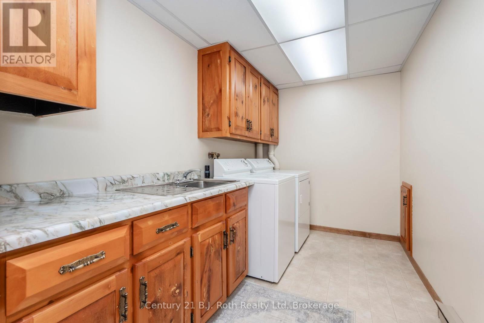 Photo 33 of 56 Fox Street, Penetanguishene ON