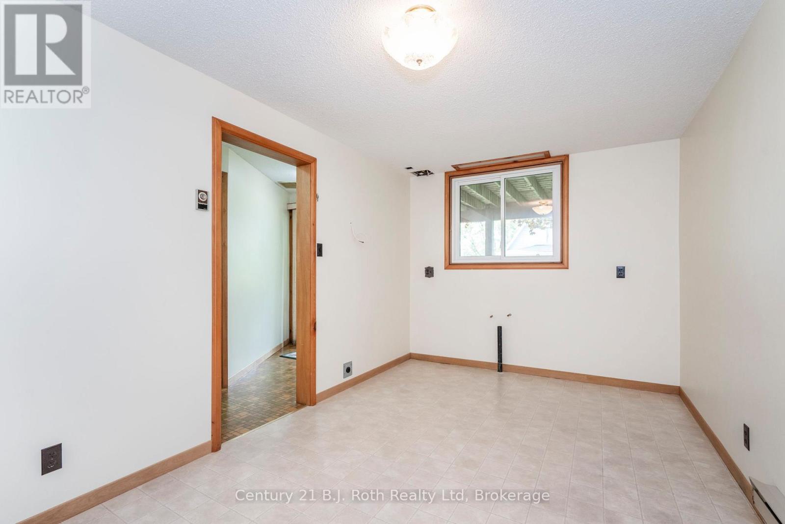Photo 35 of 56 Fox Street, Penetanguishene ON