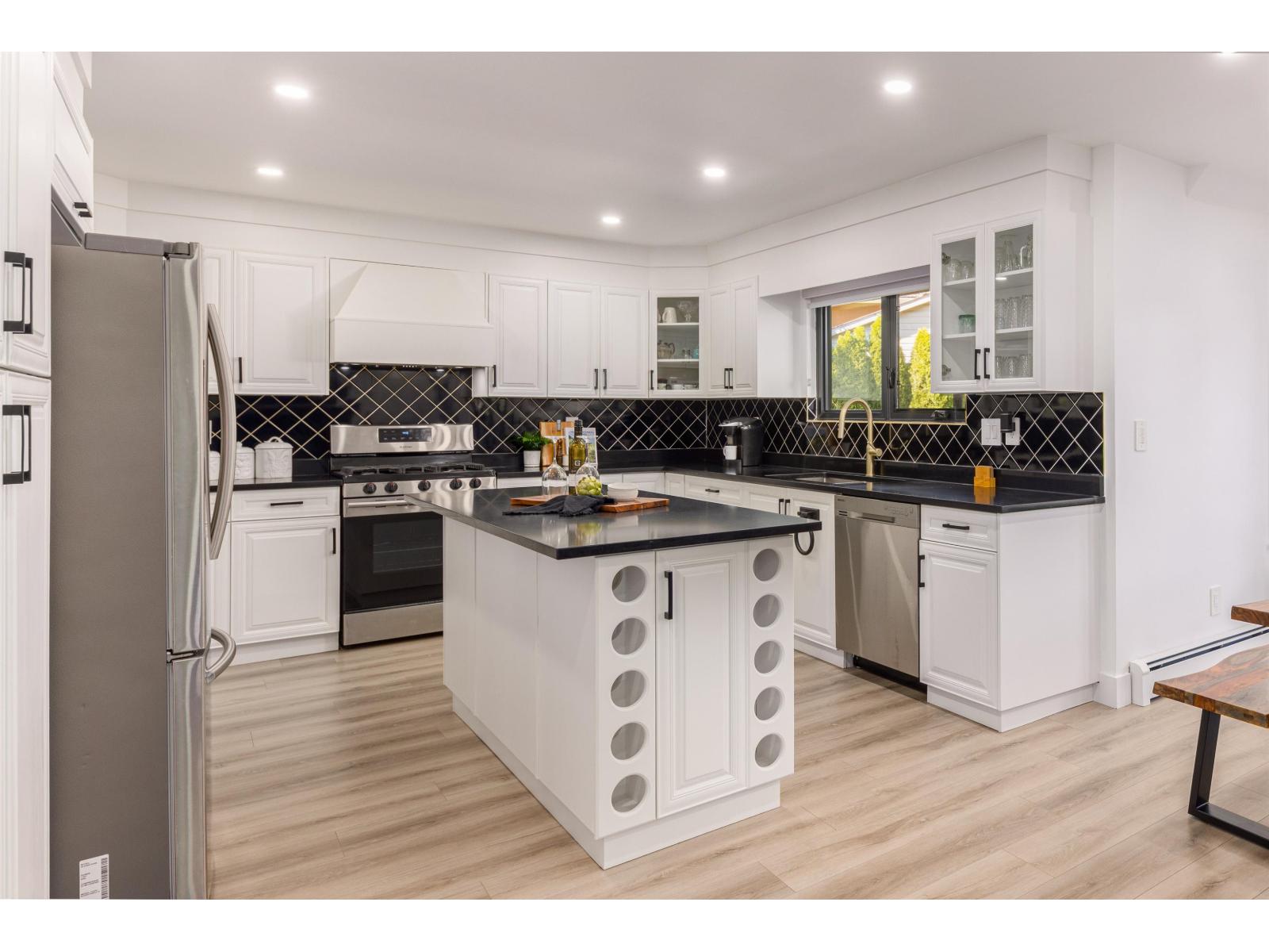 Photo 23 of 7980 155 A Street, Surrey BC