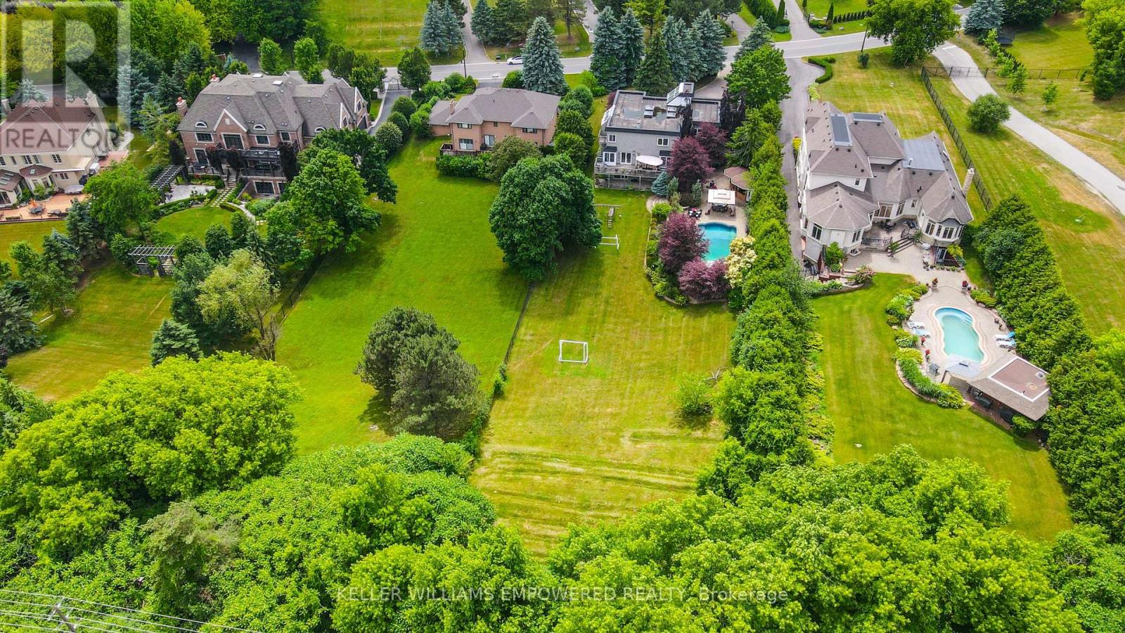 Photo 45 of 788 Woodland Acres Crescent, Vaughan ON
