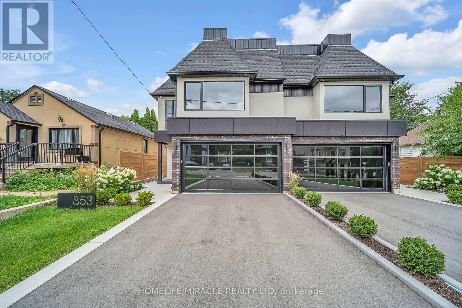 Photo 1 of 853 Tenth Street, Mississauga ON