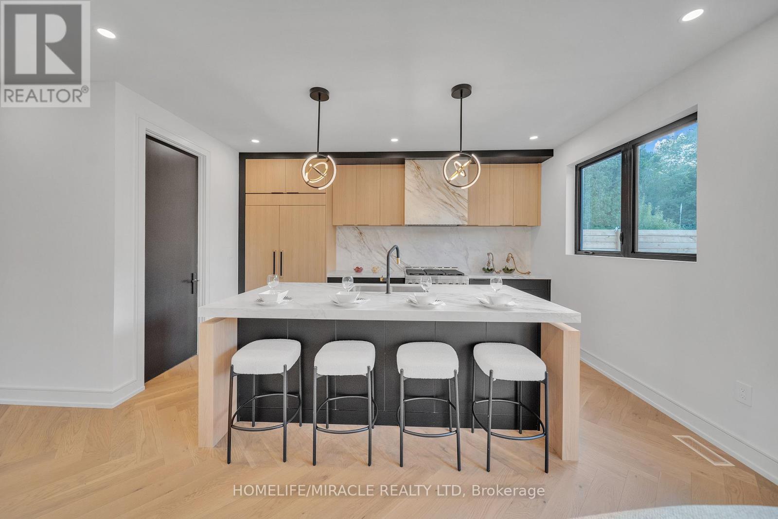 Photo 19 of 853 Tenth Street, Mississauga ON