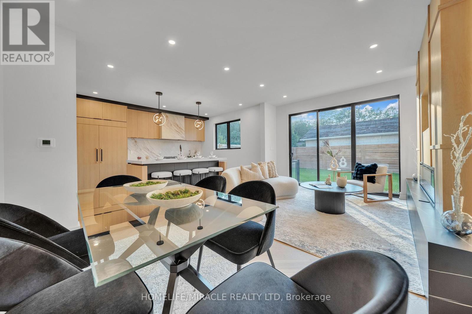 Photo 10 of 853 Tenth Street, Mississauga ON