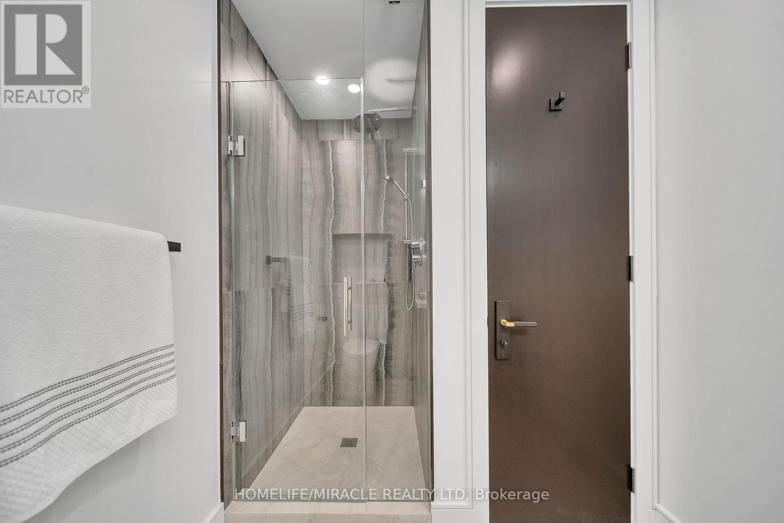 Photo 26 of 853 Tenth Street, Mississauga ON