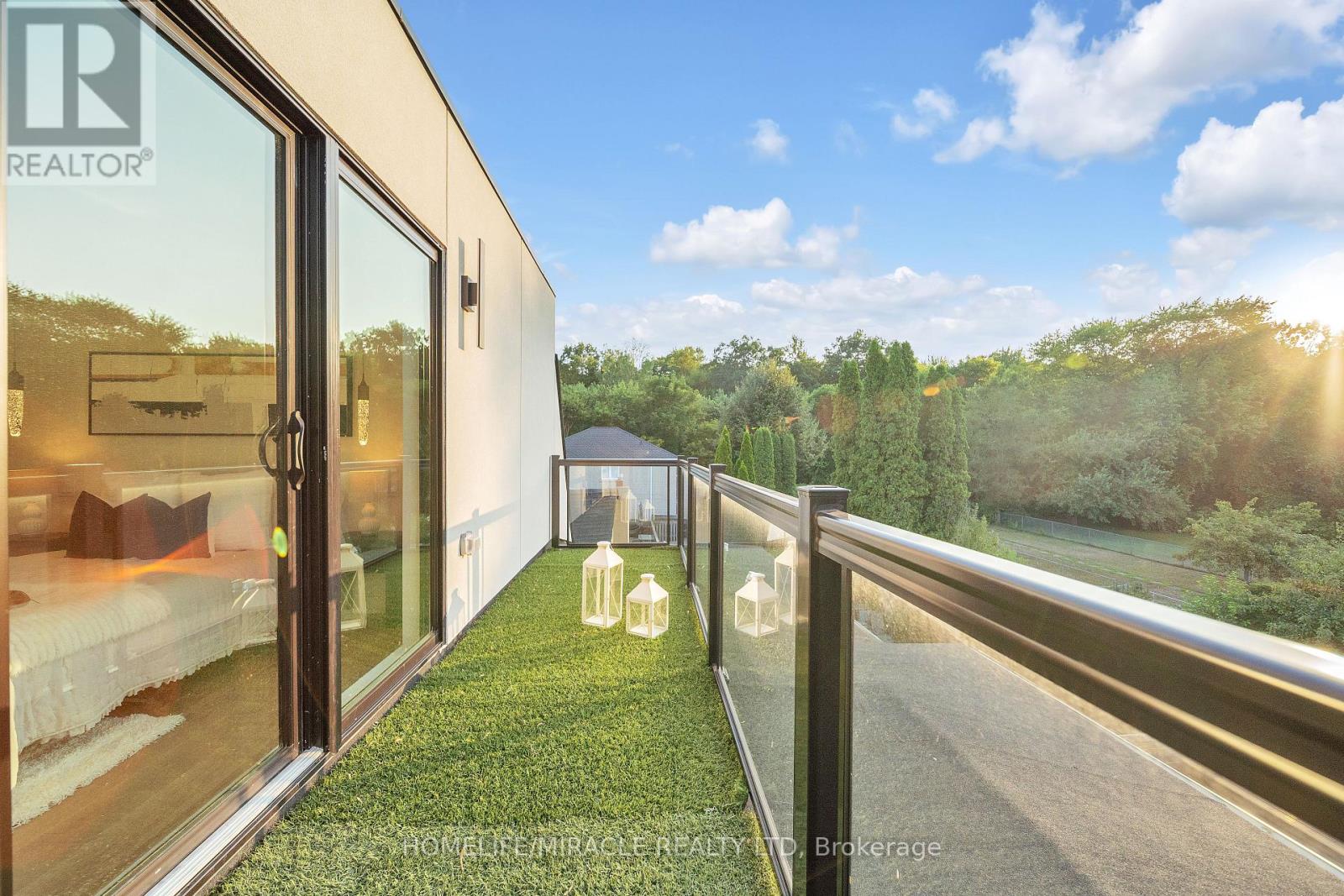 Photo 32 of 853 Tenth Street, Mississauga ON
