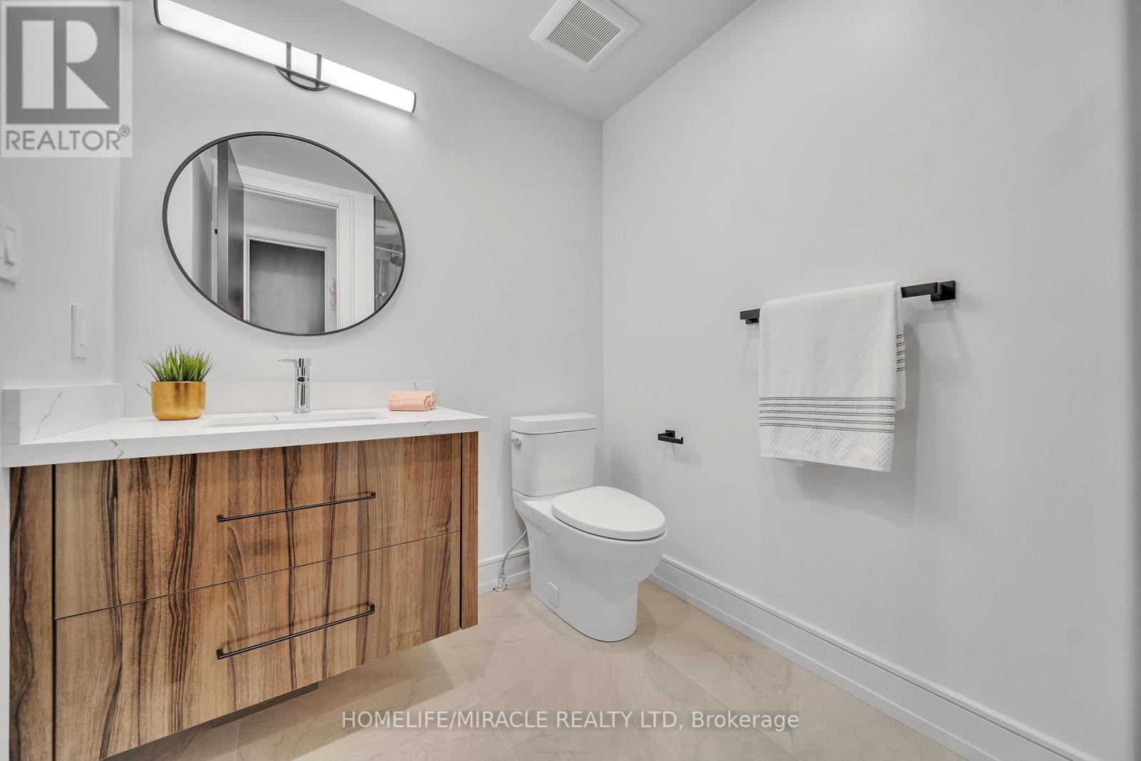 Photo 34 of 853 Tenth Street, Mississauga ON