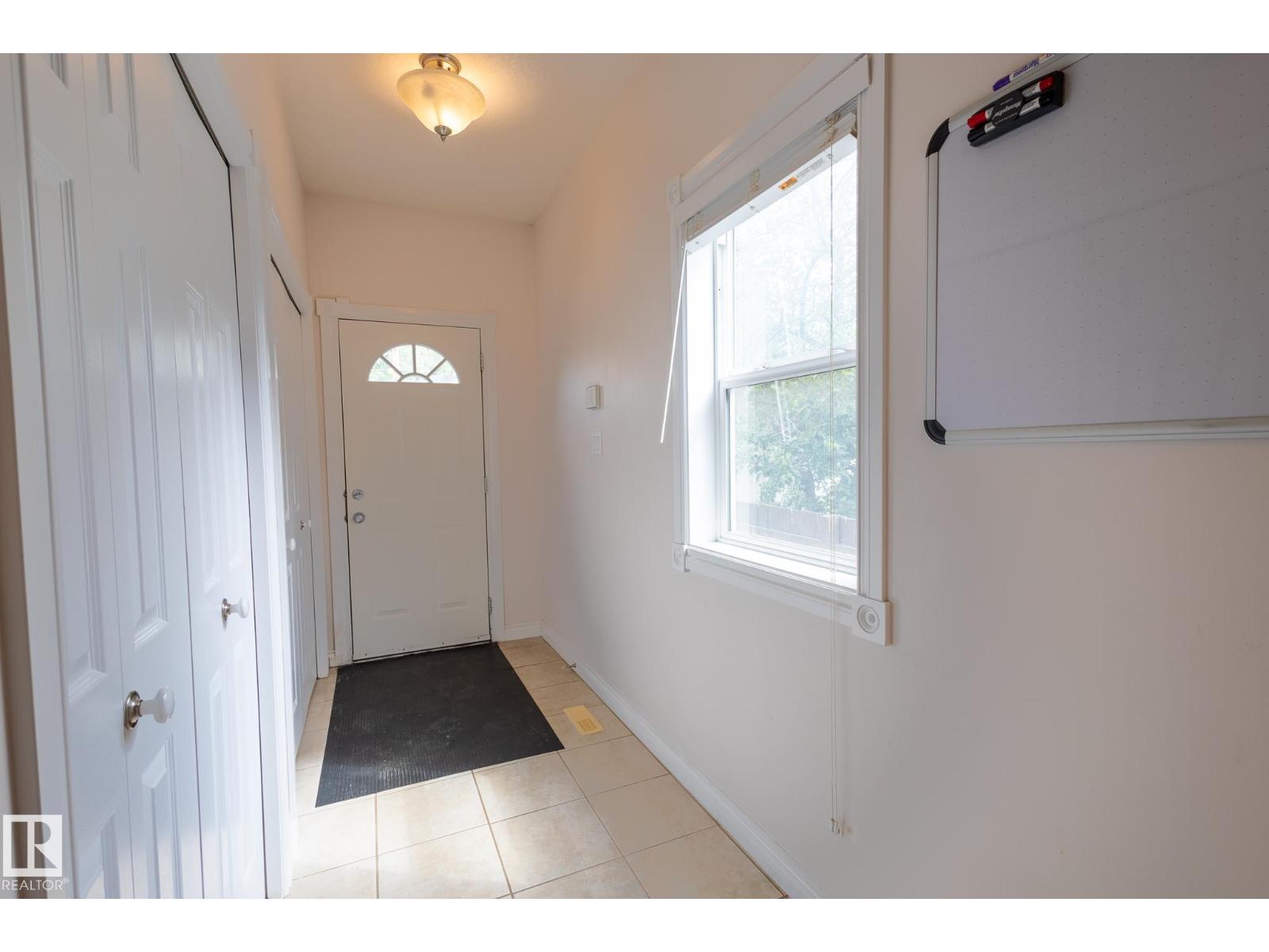 Photo 16 of 10708 76 Av Nw, Edmonton AB