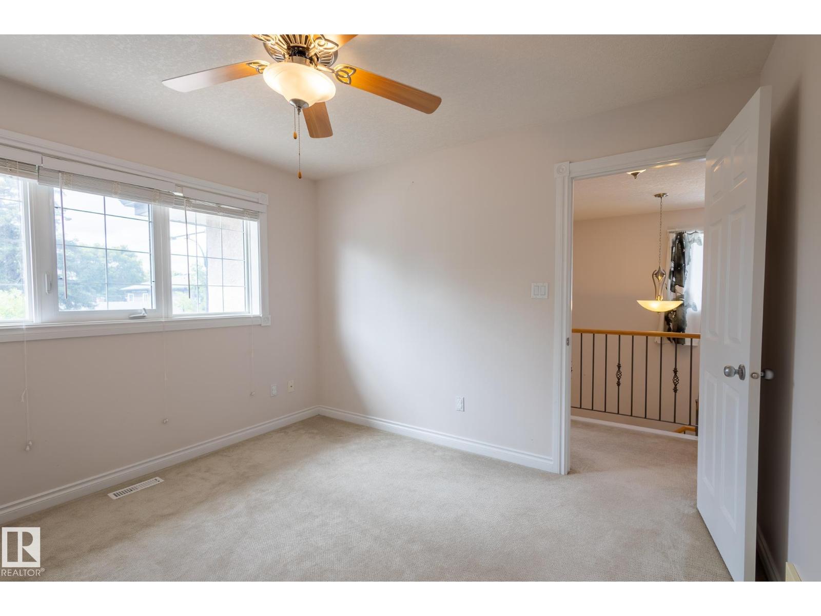 Photo 10 of 10708 76 Av Nw, Edmonton AB