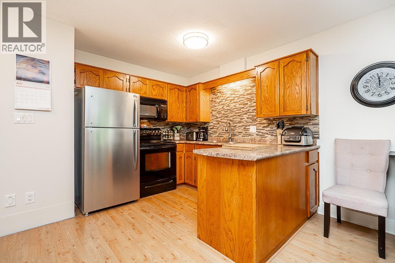 Photo 2 of 11 20699 120 B Avenue, Maple Ridge BC