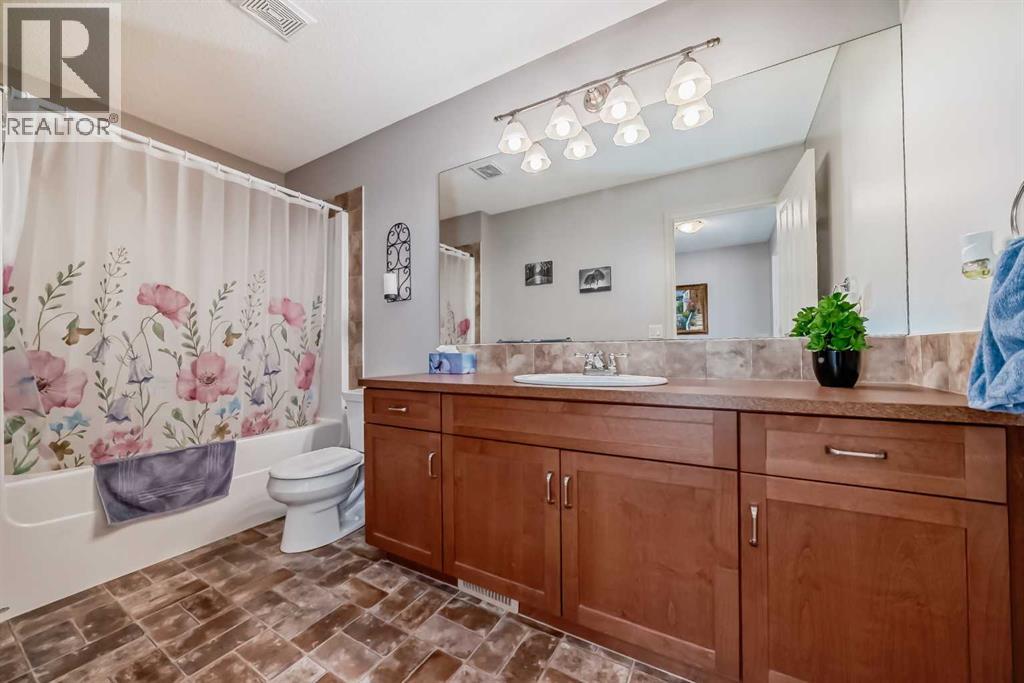 Photo 15 of 785 Auburn Bay Boulevard Se, Calgary AB