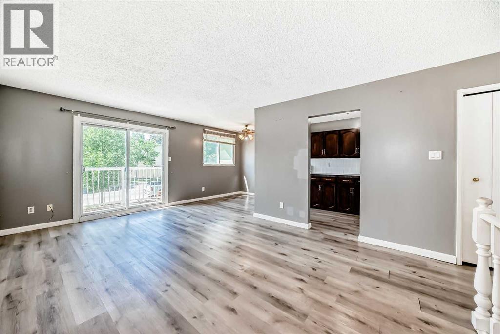 Single Family House Bi-level for Sale in  Berkley Drive NW Beddington Heights Calgary 