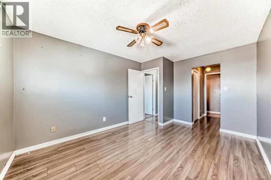 Single Family House Bi-level for Sale in  Berkley Drive NW Beddington Heights Calgary 