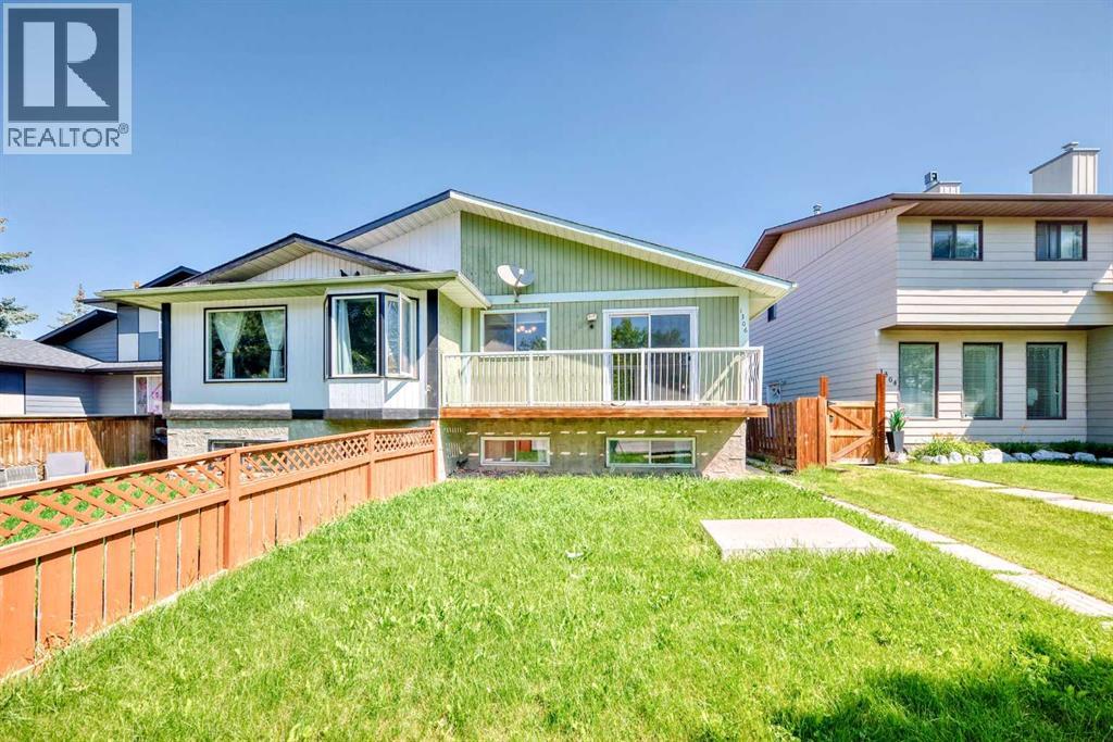 Single Family House Bi-level for Sale in  Berkley Drive NW Beddington Heights Calgary 