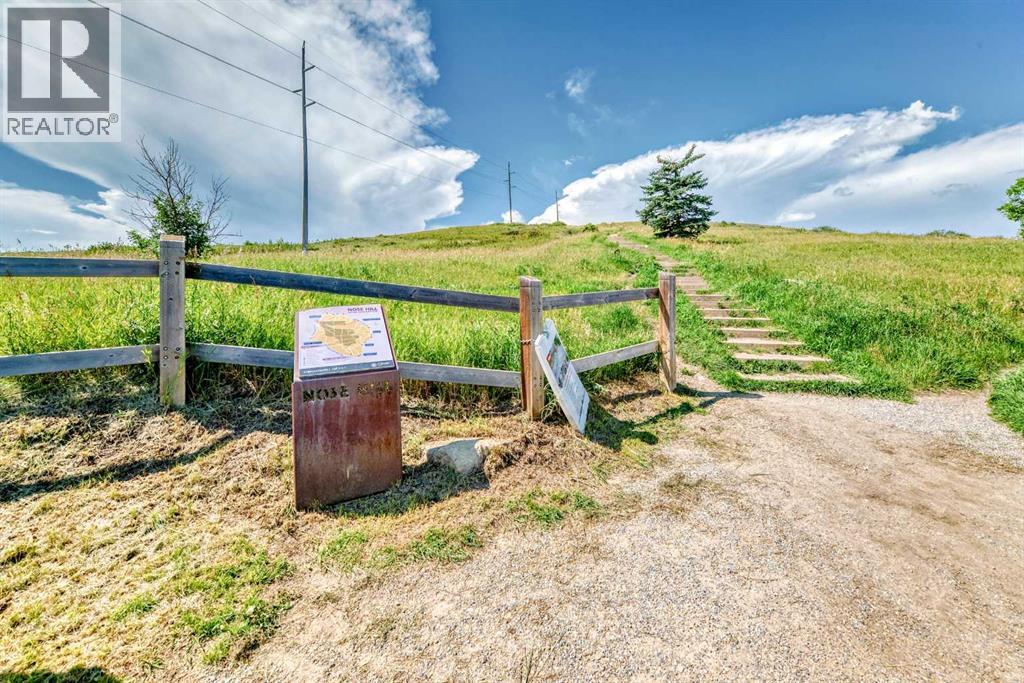Single Family House Bi-level for Sale in  Berkley Drive NW Beddington Heights Calgary 