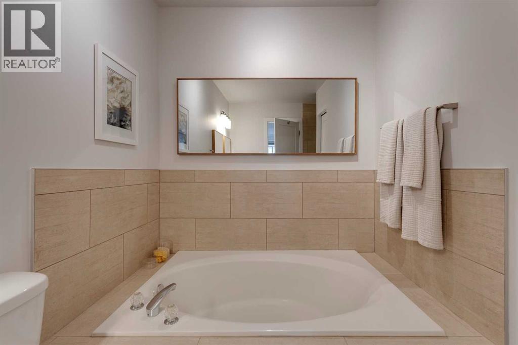 Single Family House for Sale in    Avenue SW Beltline Calgary 